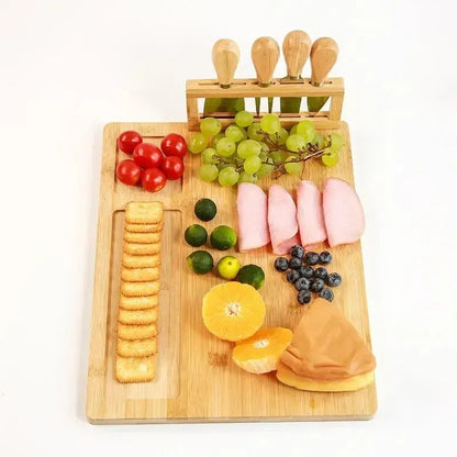Placă de bambus pentru servirea brânzeturilor și a mezelurilor cu cuțite - set elegant (91720001)