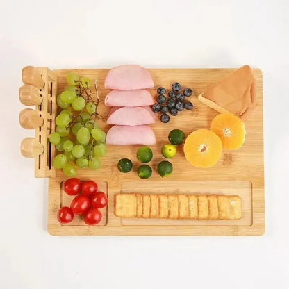 Placă de bambus pentru servirea brânzeturilor și a mezelurilor cu cuțite - set elegant (91720001)