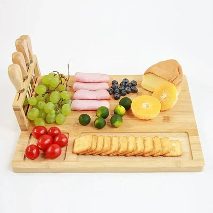 Placă de bambus pentru servirea brânzeturilor și a mezelurilor cu cuțite - set elegant (91720001)