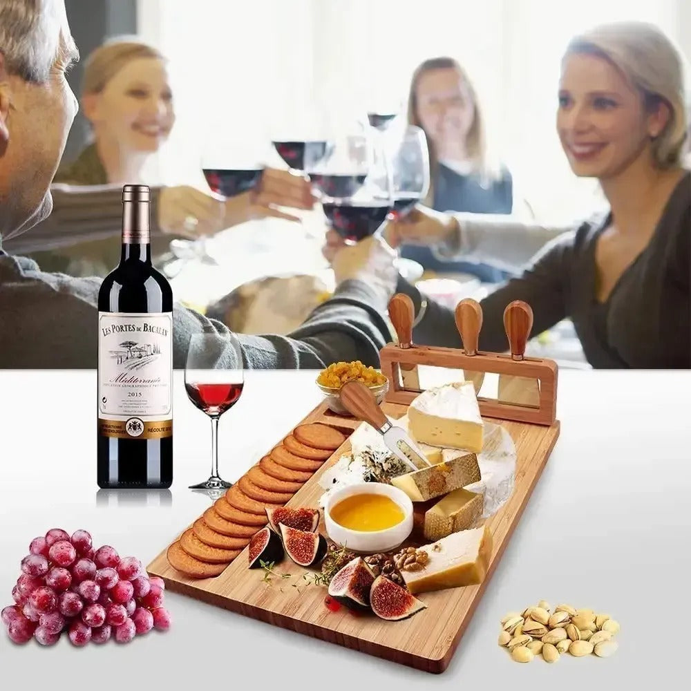 Placă de bambus pentru servirea brânzeturilor și a mezelurilor cu cuțite - set elegant (91720001)